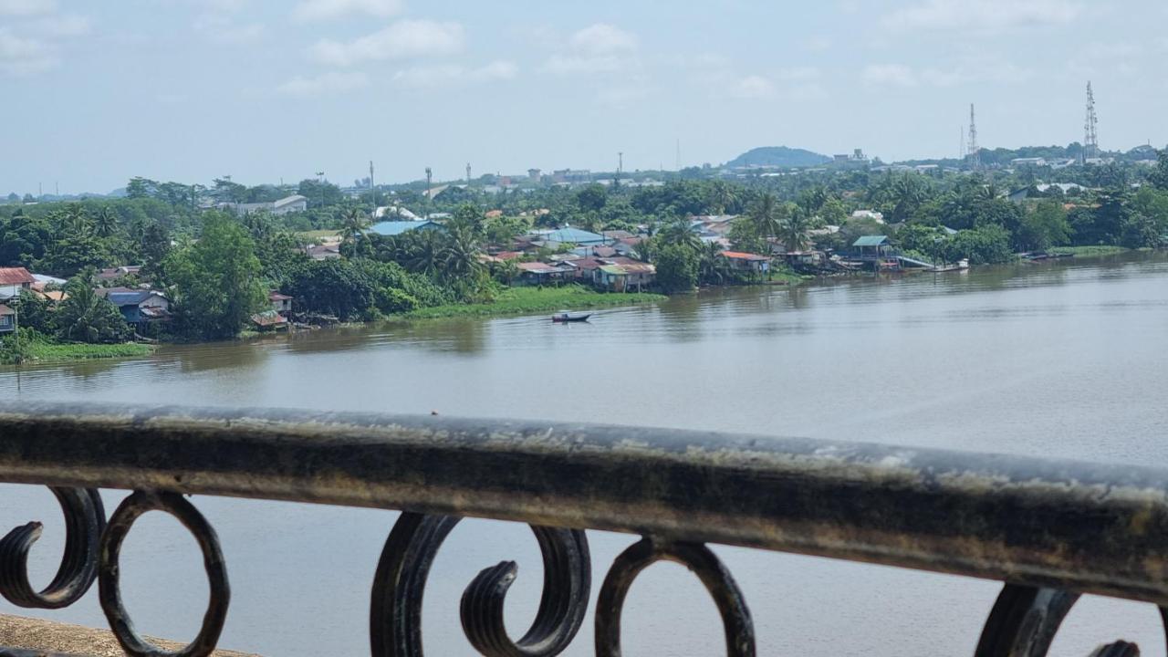 Kenyalang Emerald Riverine Resort Homestay Kuching Exterior foto